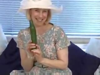 Adult housewife fucks a cucumber